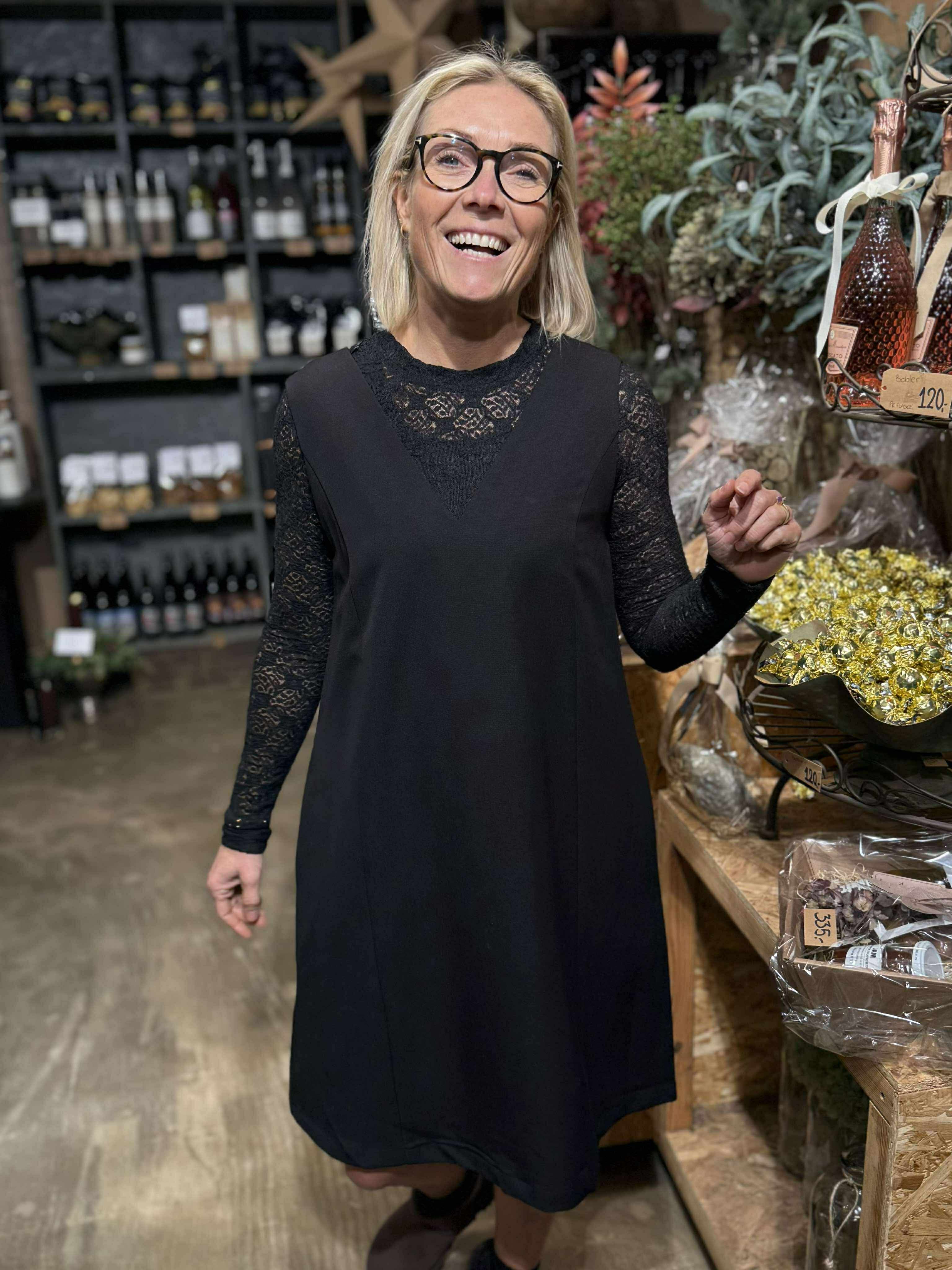 PCKAMIL Midi Dress - Black